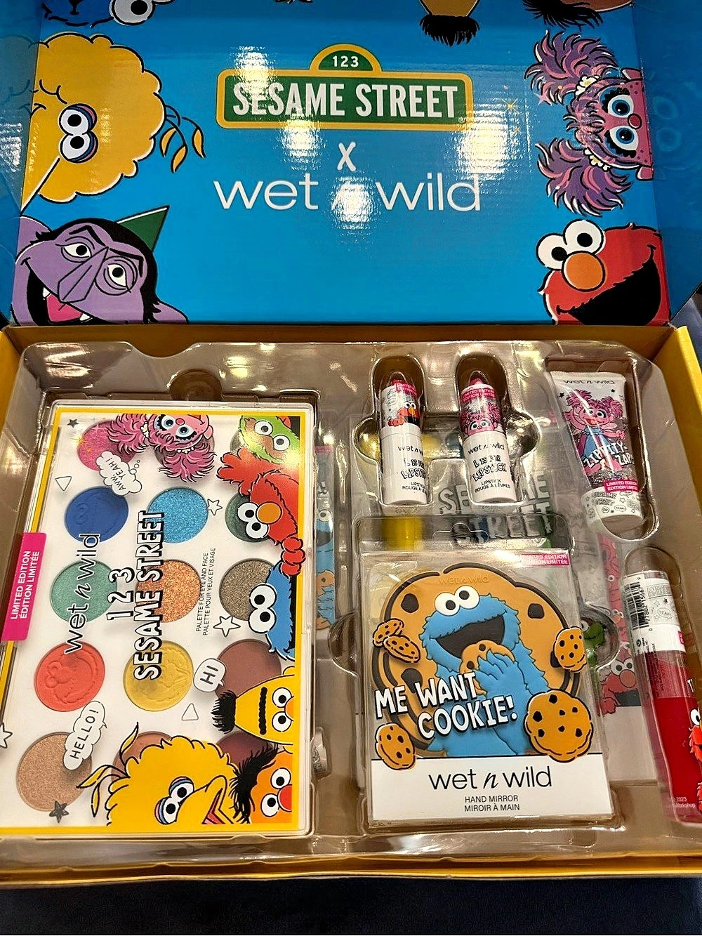 wet n wild Sesame Street PR Makeup Collection Set NWT